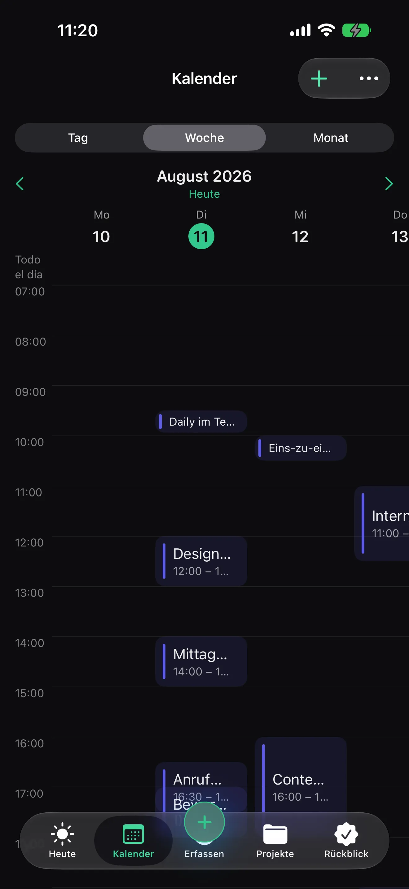 Olena auf dem iPhone: der Kalender in der Wochenansicht mit den echten Terminen des Systems